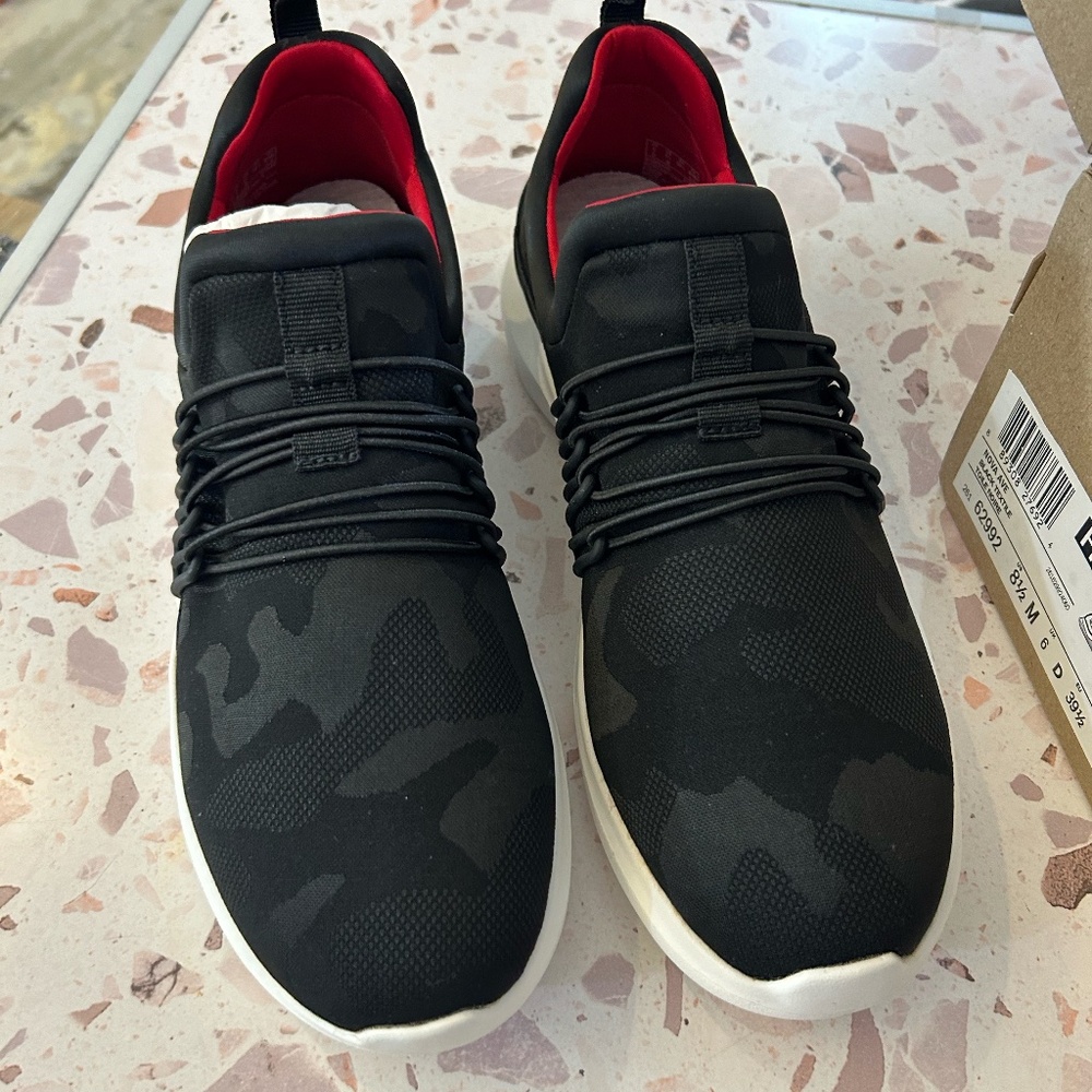 NIB Clark's Cloudsteppers Nova Ave size 8.5!